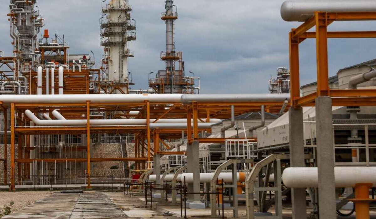 إيران تعزز الاكتفاء الذاتي في صناعة الغاز بمشاريع محلية كبرى