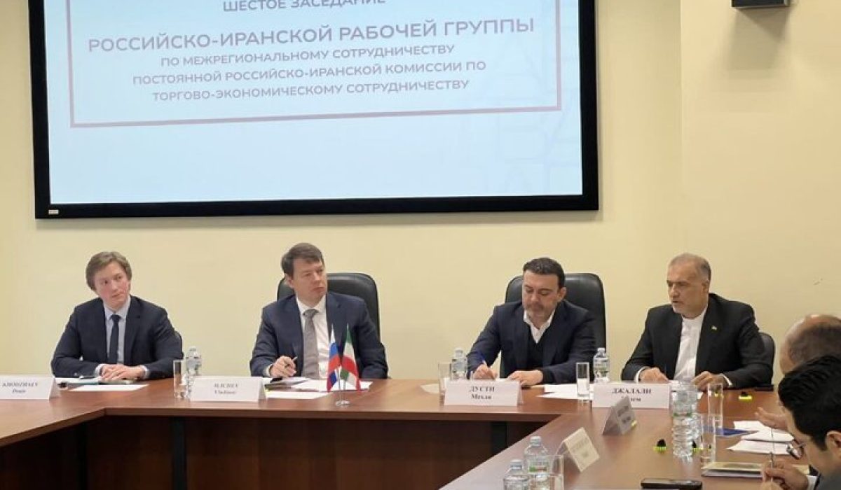 إيران وروسيا تؤكدان على تعزيز التعاون الإقليمي والاقتصادي بين المحافظات الحدودية