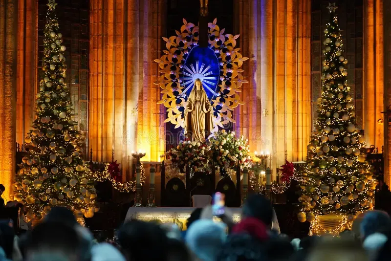 کلیساهای سنت آنتونی پادوا و ایاتریادا در کریسمس