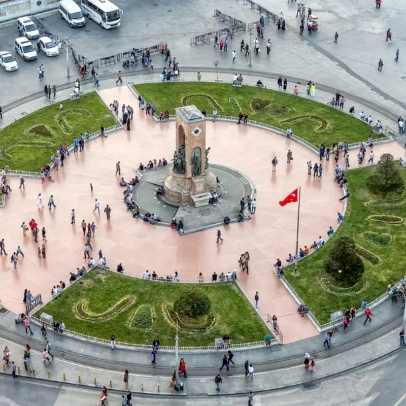 میدان تکسیم استانبول