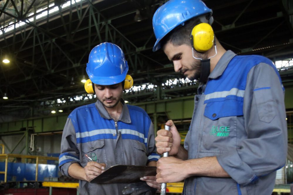 Iran’s Economy Grows 1.4% in First Two Months of Iranian Year