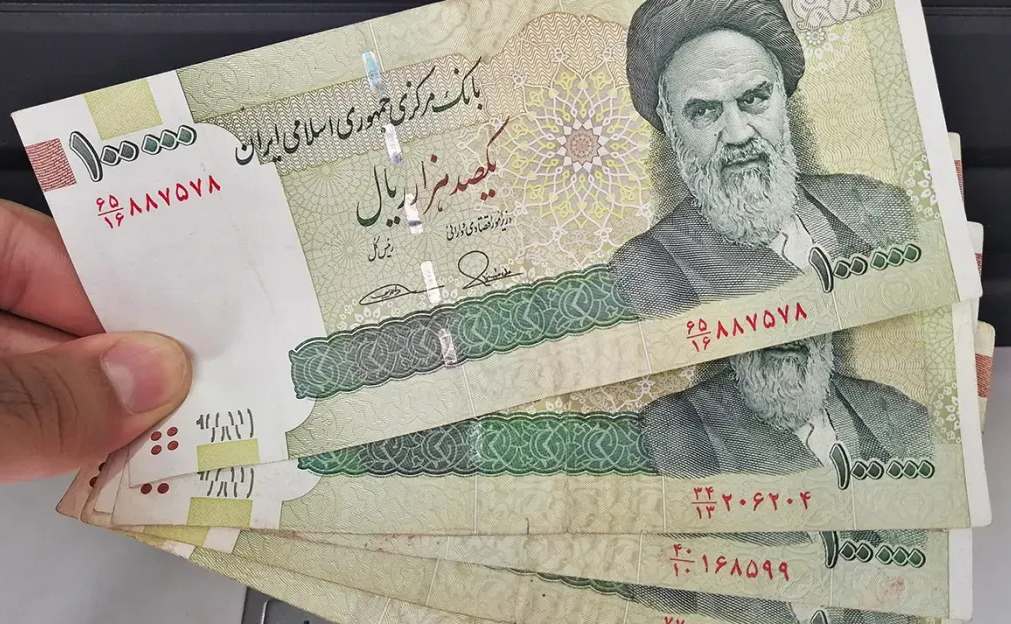 Iran Moves to Slash Four Zeros from Rial